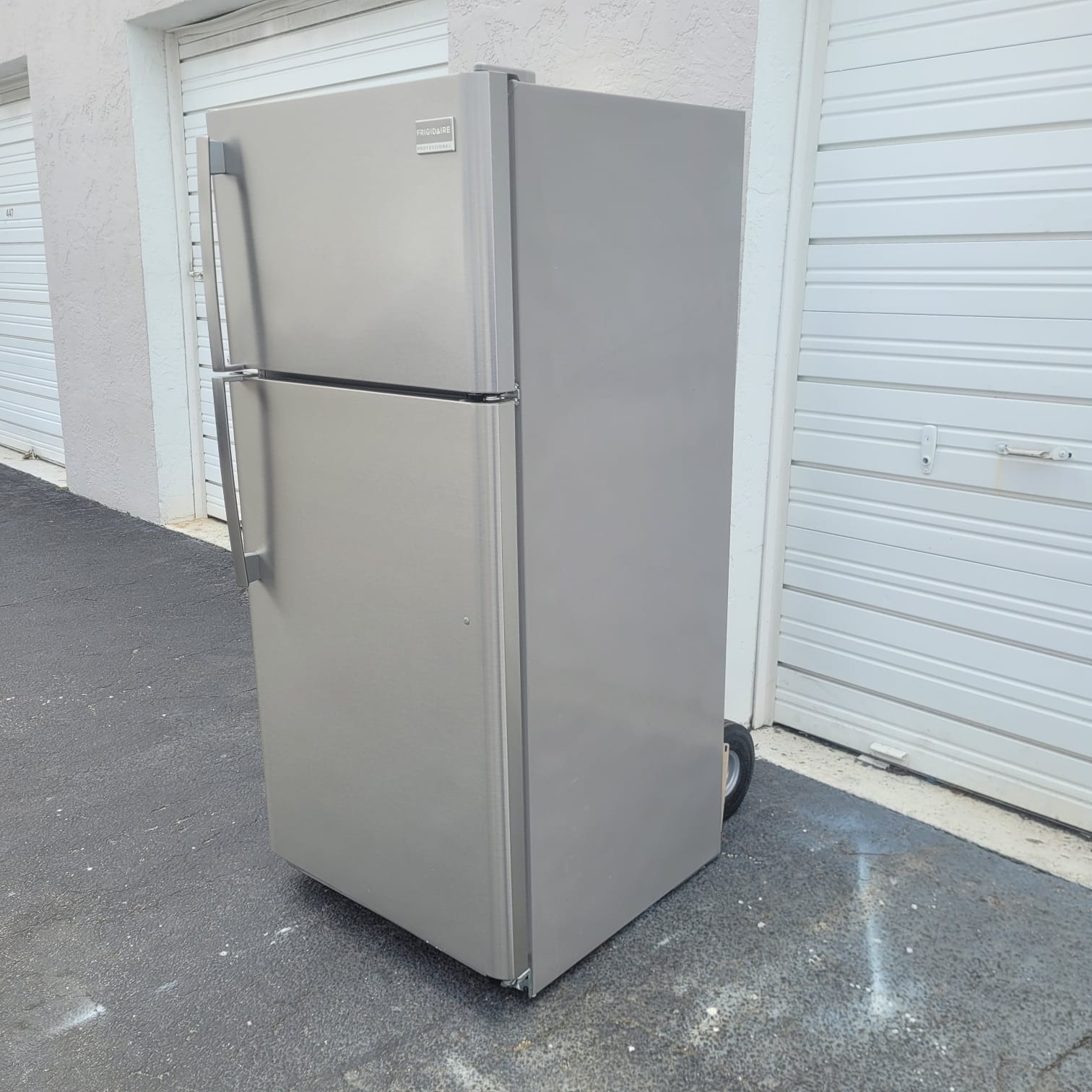 Frigidaire Stainless Steel Top and Bottom Refrigerator Frigidaire Stainless Steel Top and Bottom Refrigerator